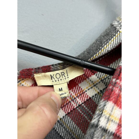 Kori America Poncho Womens Medium Gray Red Plaid Fringe Pullover Wool Blend Wrap - Picture 2 of 8